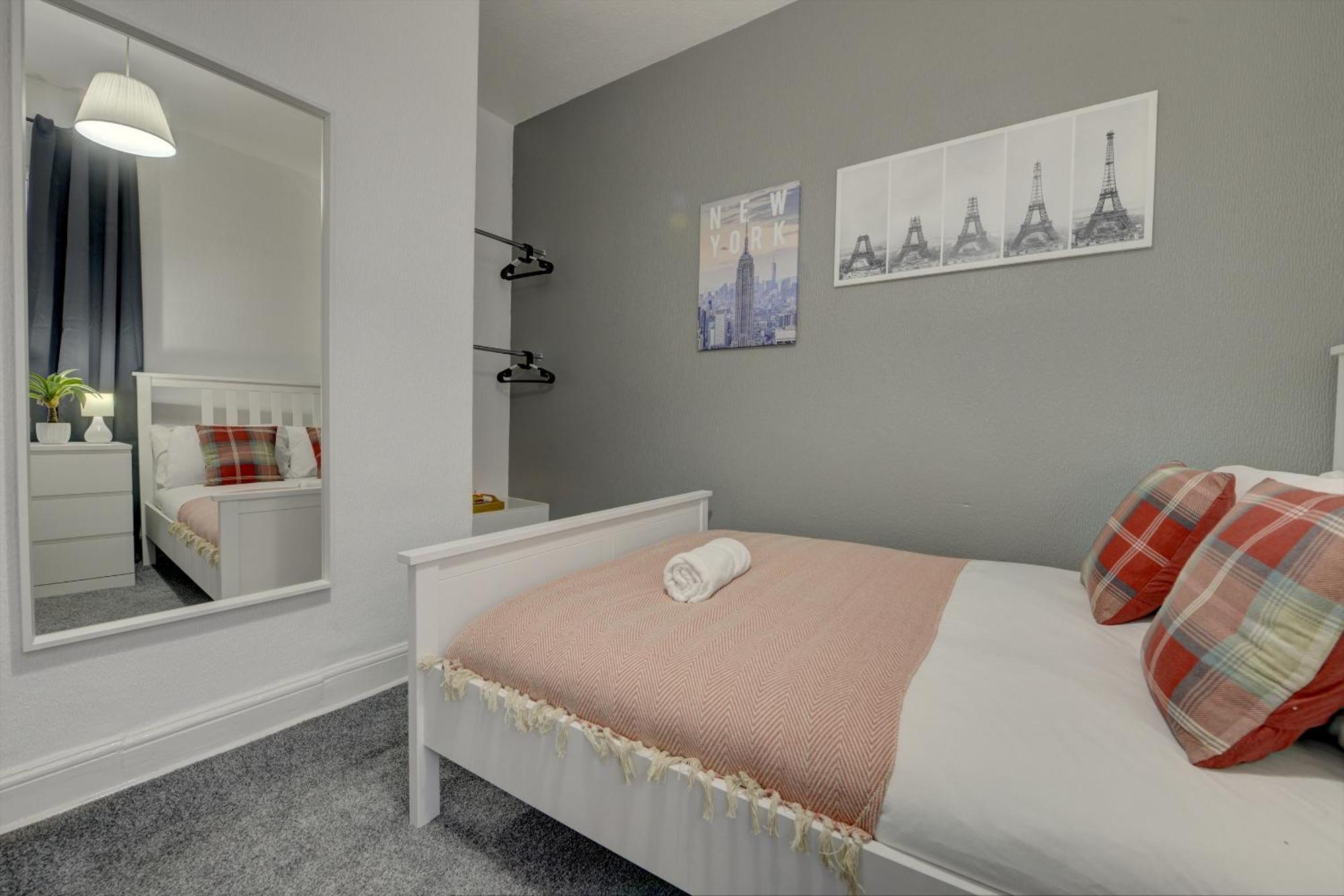 Modern 2Br Gem I Free Parking I Sleeps 5 Villa Coventry Buitenkant foto
