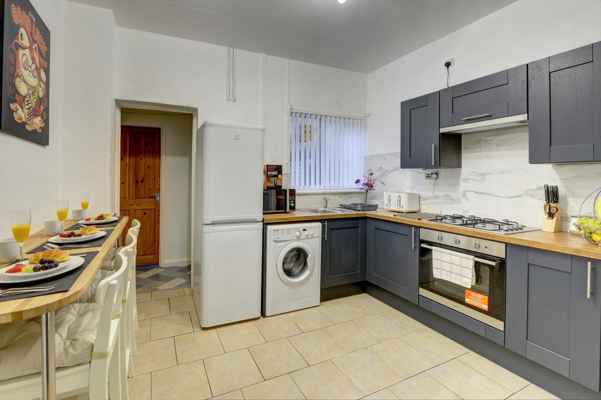 Modern 2Br Gem I Free Parking I Sleeps 5 Villa Coventry Buitenkant foto